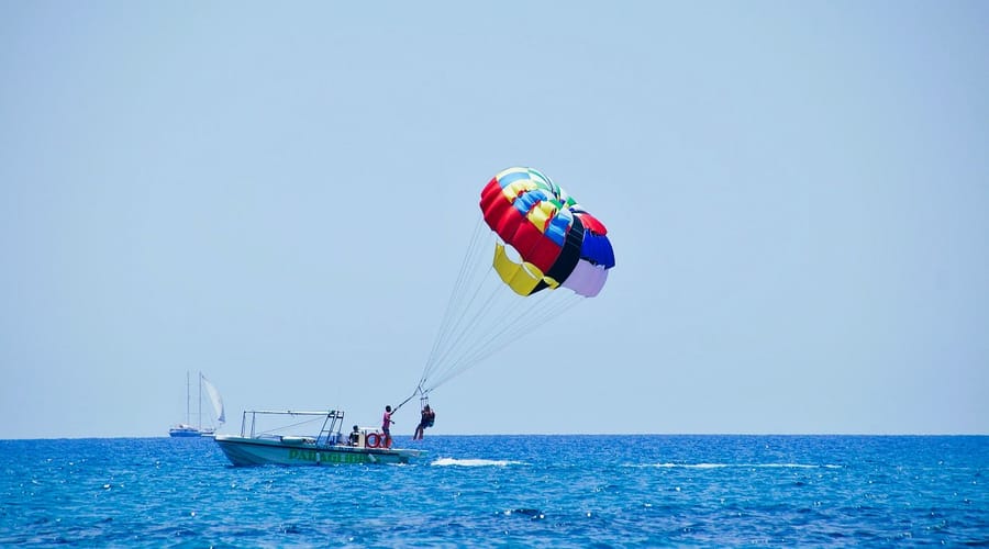 Parasailing - Fly over the Sea of the Seven Colors