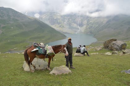 Kashmir 5-days Trek for Naranag,Marchoi,Dumail with Private Guided