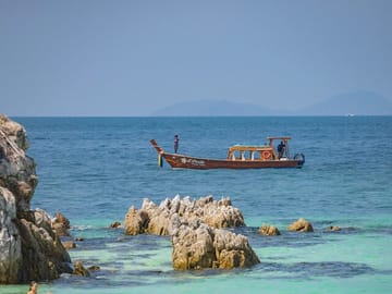 Phi Phi Islands and Khai Island Tour by Sawanu Catamaran