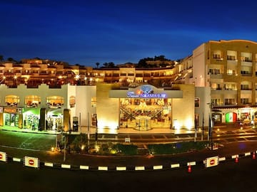 Naama Bay Discovery: Sharm's Beachfront Paradise & Nightlife Tour