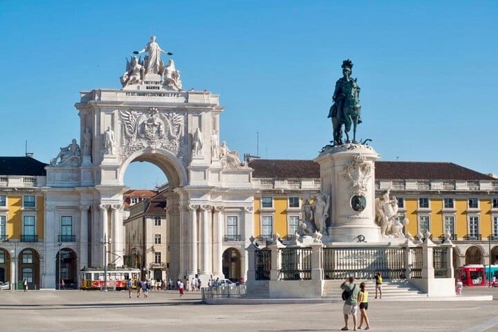 Lisbon: 3 Hours Private Sightseeing Tour by Electric Car GYG 6