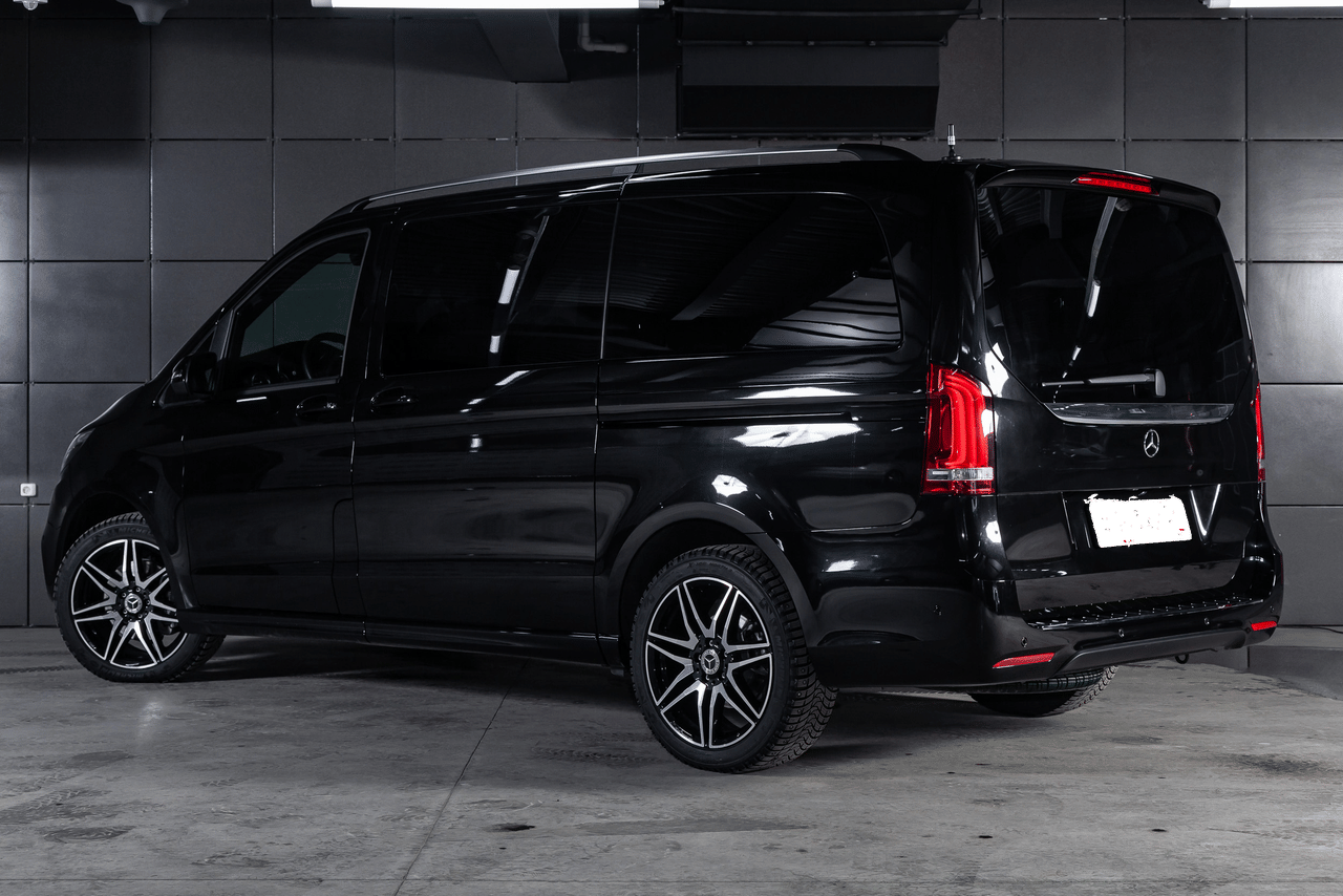 Central Rome to Fiumicino Airport Luxury Transfer V-Class 3