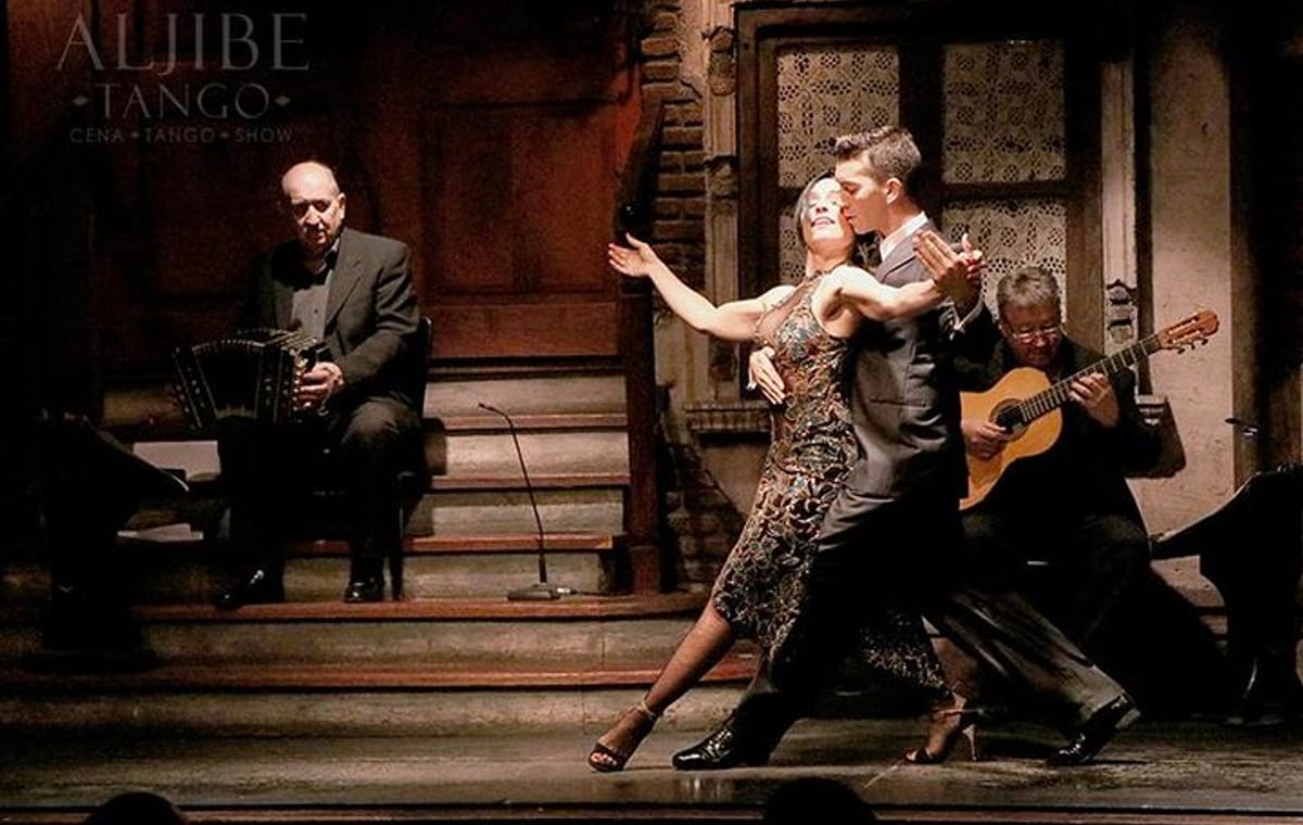 Early Tango Dinner Show with Optional Traditional Bus Transfer