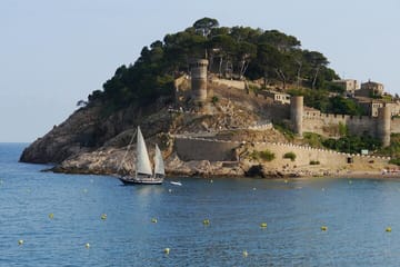 Scenic Girona and Costa Brava Day Trip from Barcelona