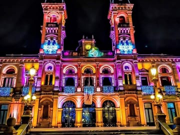 The Essence of San Sebastian: Old Town Charm & Seaside Beauty