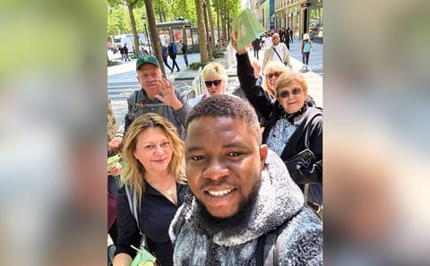 Private Walking Tour of Arc de Triomphe and Champs-Élysées