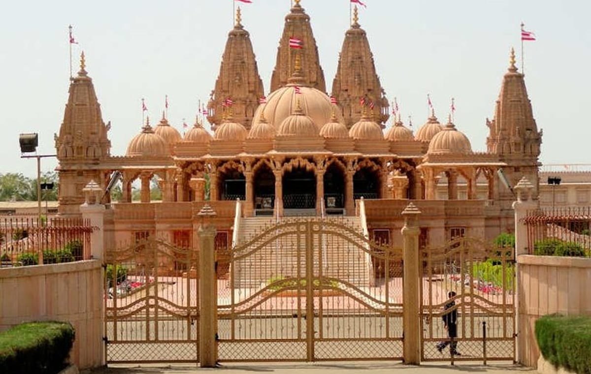 Divine Jain Trail: Private Day Tour to Ankleshwar from Surat