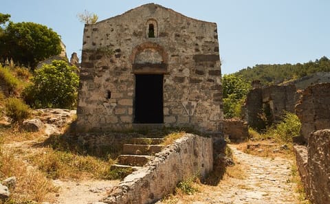 Fethiye Day Tour: Babadağ Cable Car, Kayaköy & Amynthas