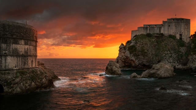 Dubrovnik Old City by Night Group Tour and Panoramic Drive