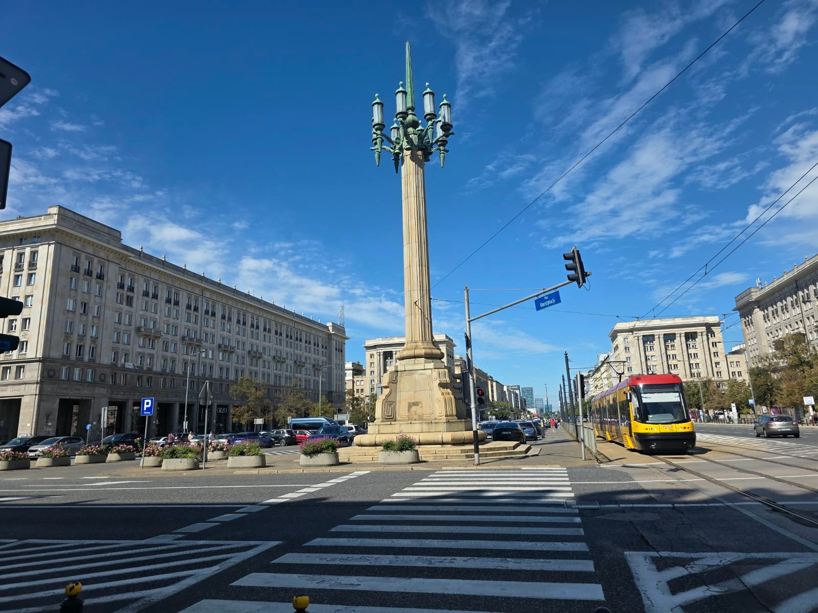 Plac Konstytucji MDM