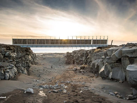 Bridge between continents and two tectonic plates