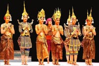 Apsara Dance Show with Dinner by Tuk-Tuk Roundtrip Transfer 4