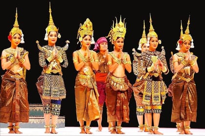 Apsara Dance Show with Dinner by Tuk-Tuk Roundtrip Transfer