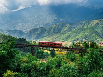 3-Day Cultural and Nature Tour of Sapa and Fansipan Peak