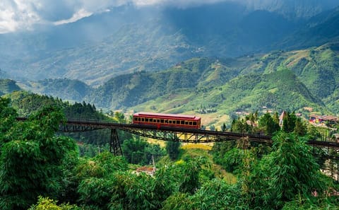 3-Day Cultural and Nature Tour of Sapa and Fansipan Peak