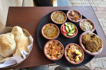 Food tour to traditional Egyptian restaurants from cairo or giza
