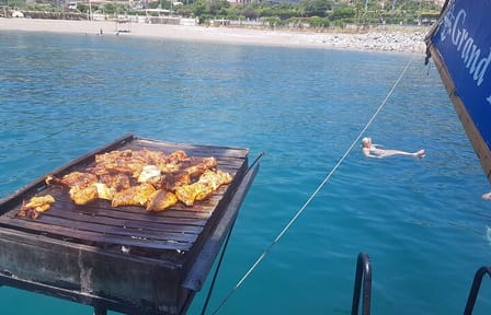 Alanya Coastal Boat Tour with Lunch and Soft Drinks