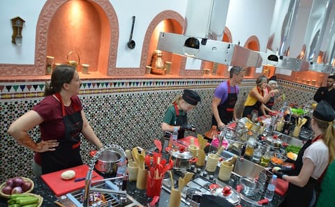 Moroccan Tea Preparation Experience in Fes