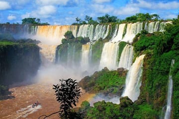 Iguazu Falls Private Day Trip from Buenos Aires with Airfare