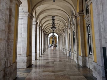 Lisbon Through Time: Kings, Convents & the Tagus