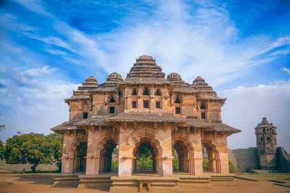 Hubli to Hampi, Bijapur, Badami & Goa Beach Tour