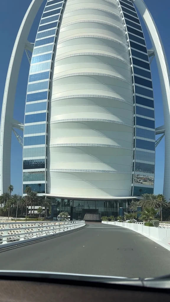 Dubai’s Burj Al Arab Dine & Unwind ( Your choice of the Finest Restaurant  Al Iwan – Al Muntaha or Al Mahara )