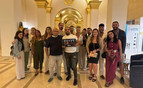 Giza Pyramids and Sphinx Tour with Lunch and Fees Included