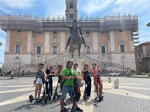 Private Baroque Tour with Guide in Rome by 2-Hour Scooter