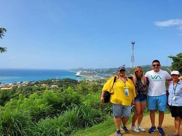 Half-Day Roatan Tour with Sloths, Monkeys, and Local Tastings