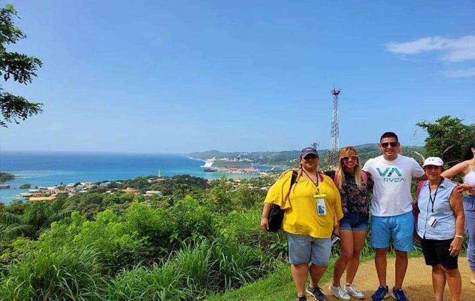 Half-Day Roatan Tour with Sloths, Monkeys, and Local Tastings