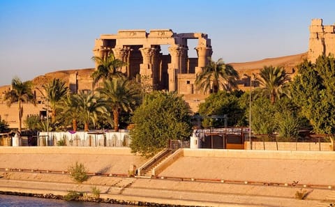 Aswan to Luxor Day Tour with Kom Ombo and Edfu Temples