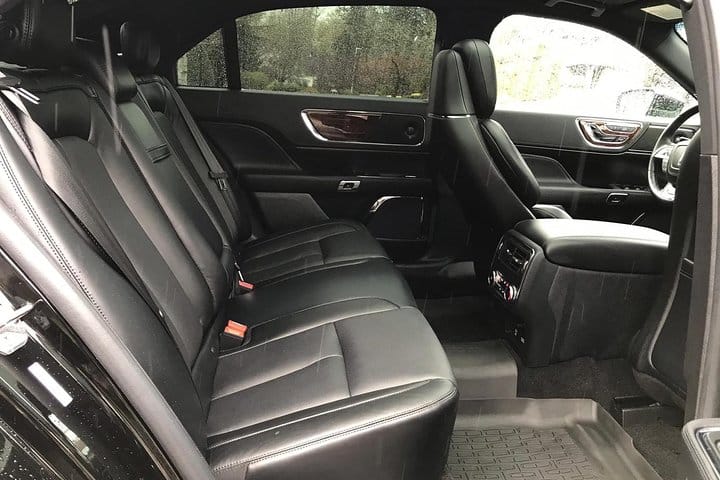 Private Transfer from Vancouver Hotel OR Port to Airport.