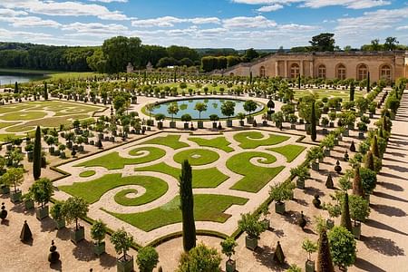 Versailles Grand Tour Guided Garden and Palace Experience
