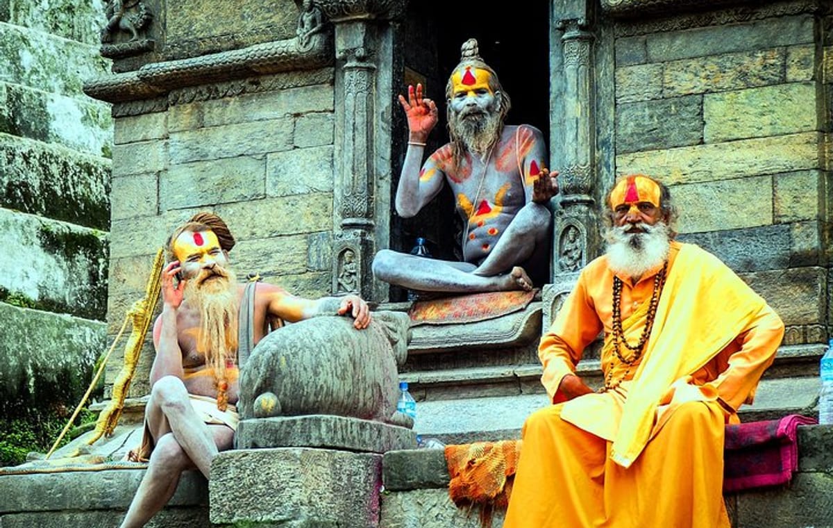 Holi Tour of Varanasi includes Boat ride and Breakfast.