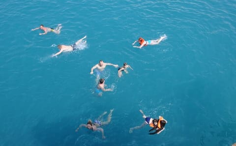 Alanya Boat Tour with Lunch and Drinks Along the Coast