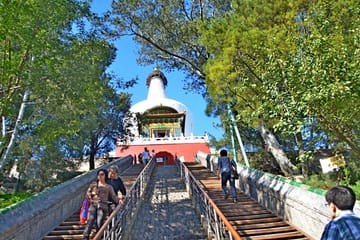 Walking Tour: Jingshan Hill, Beihai Park and Old Beijing with Imperial Lunch/Dinner
