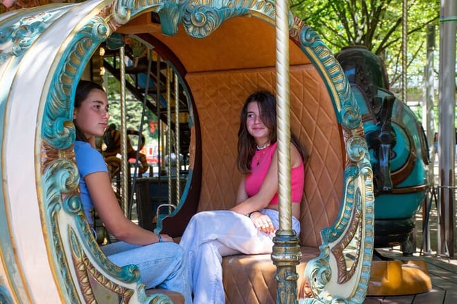 Paris Family Custom Tour: Kids-Friendly Day with Private Guide