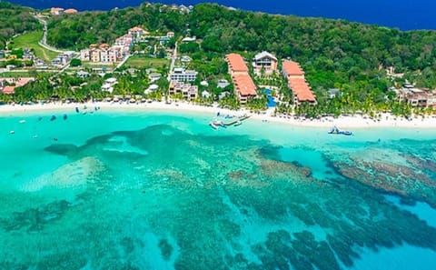 Snorkeling and Cultural Tour in West Bay, Honduras