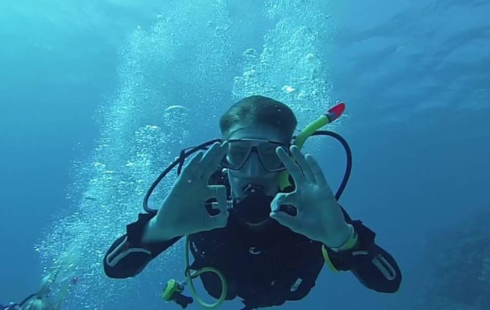 Beginner Scuba Diving Experience in Hurghada, Egypt