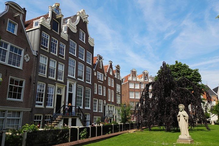 Photo of the Begijnhof - Best half day tour in amsterdam