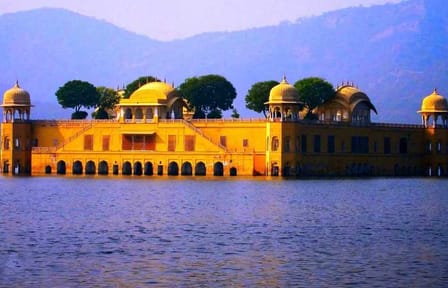 7-Days tour of Delhi,Jaipur,Agra & Varanasi Includes Hotel ,Vehicle and train tickets