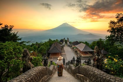 Bali Instagram: Gate of Heaven Temple Tour