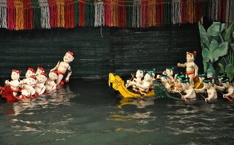 Hanoi Night Tour with Water Puppet Show Experience