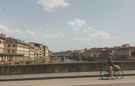 Photoshoot Walking Tour at Ponte Vecchio in Florence