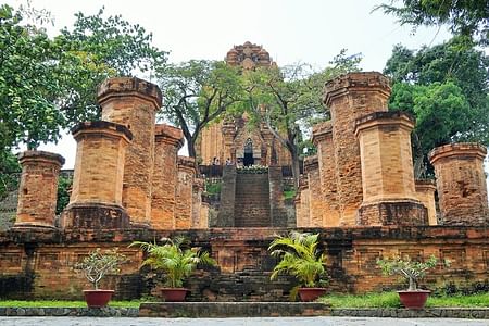 Nha Trang Tour: Explore Po Nagar Tower & Long Son Pagoda Highlights