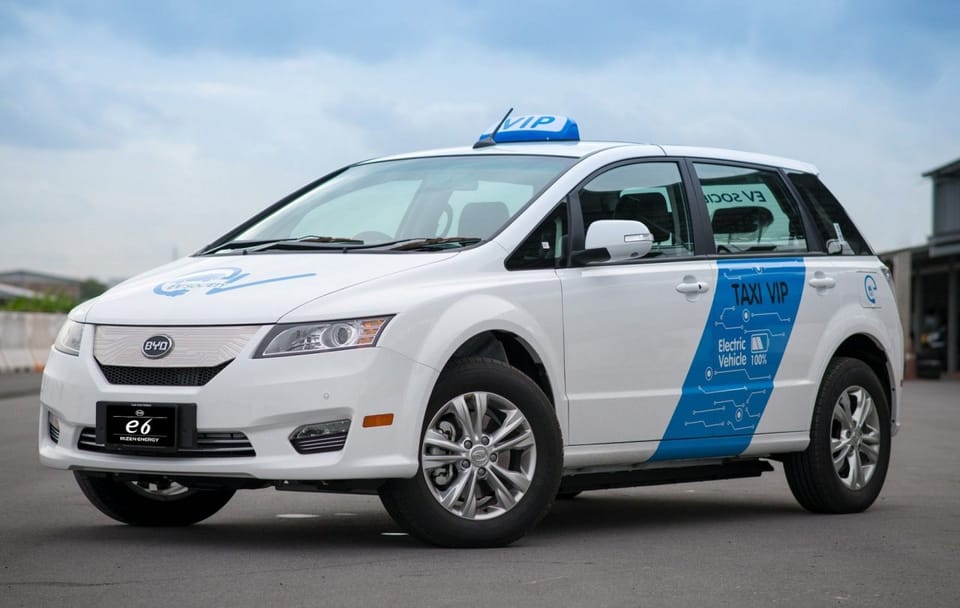 100% Electric Bangkok Don Muang Airport Transfer (Eco Friendly)