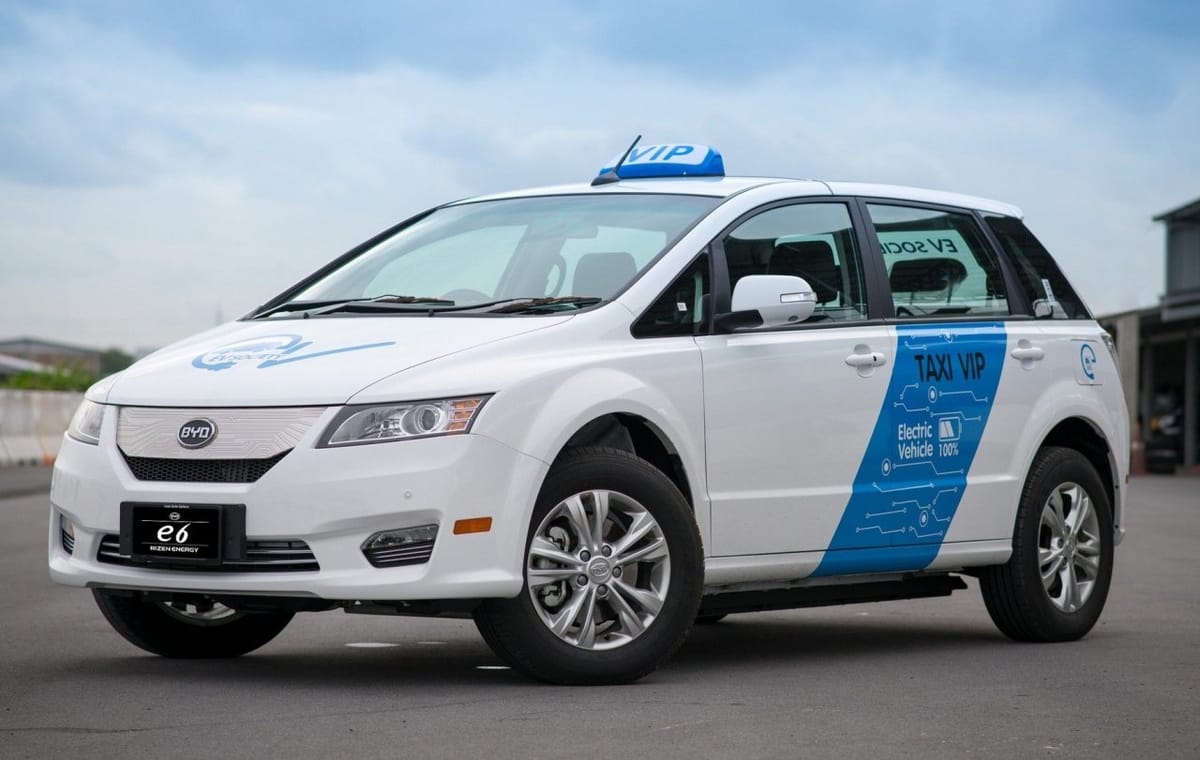 100% Electric Bangkok Don Muang Airport Transfer (Eco Friendly)