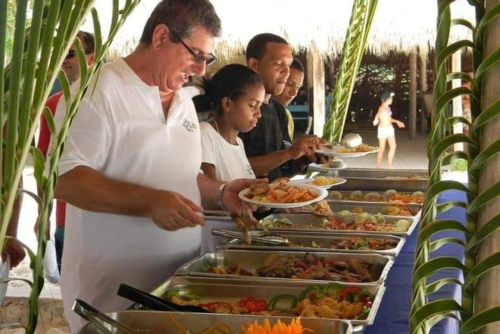 5 tours in 1 (Eco Farm/Horseback/City Tour/Buggy/Zipline)