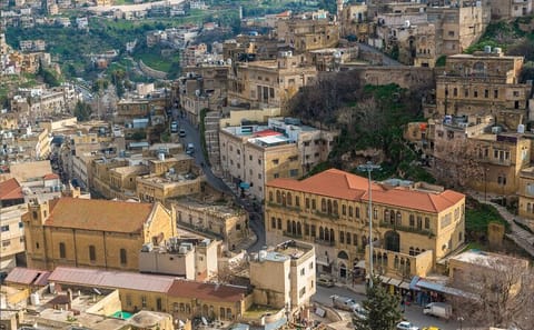 Private Walking Tour of Al Salt's Harmony Trail and Al-Maidan Street