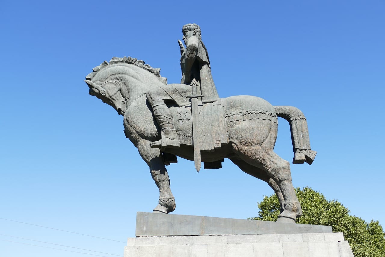 Tbilisi City Tour - Monumnet of Vakhtang Gorgasali